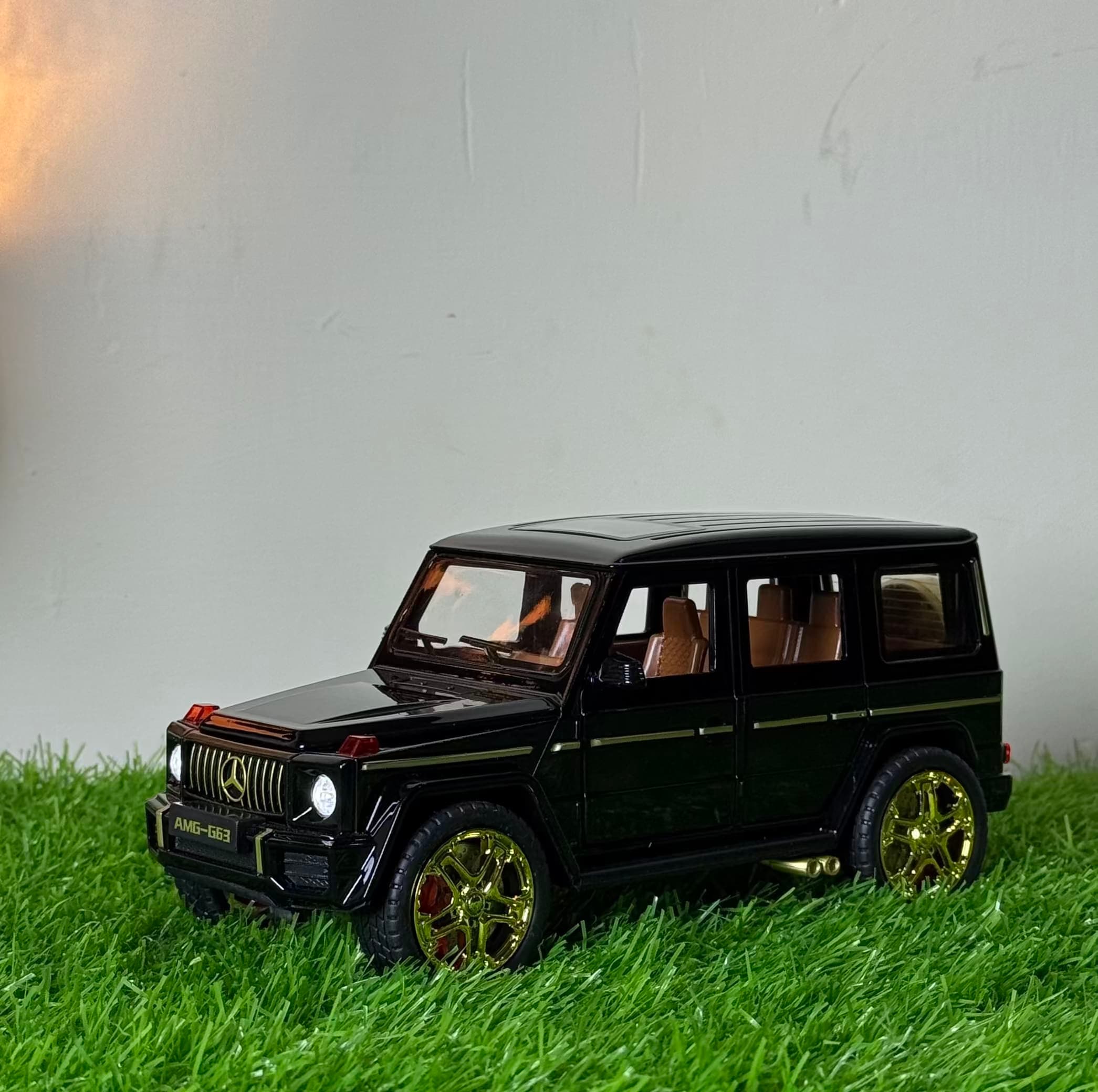 Mercedes AMG G63 Die-Cast view 2