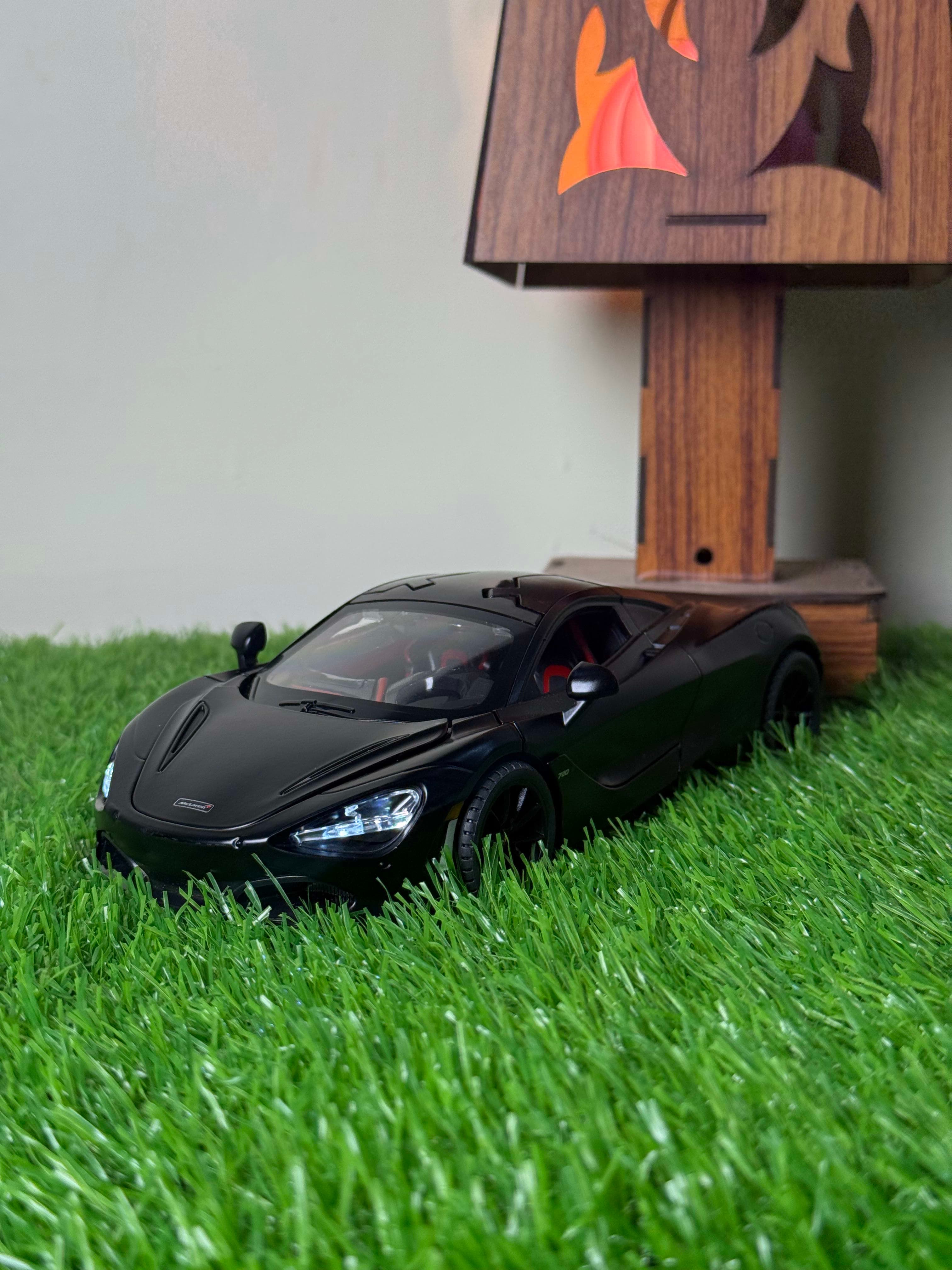 McLaren 720 S-1901 Model Car - view 1